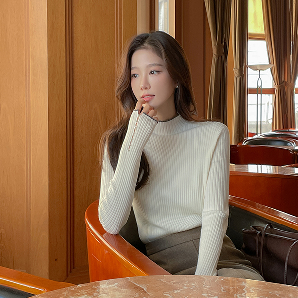 Color Combination Pearl Sleeves Wool Turtleneck Knit