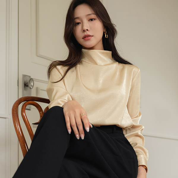 Shining Half-Neck Elegance Blouse III