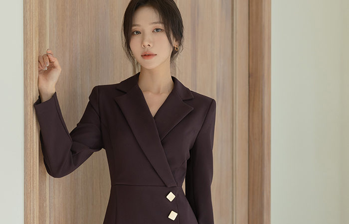 Official Gold Point Collar Dress