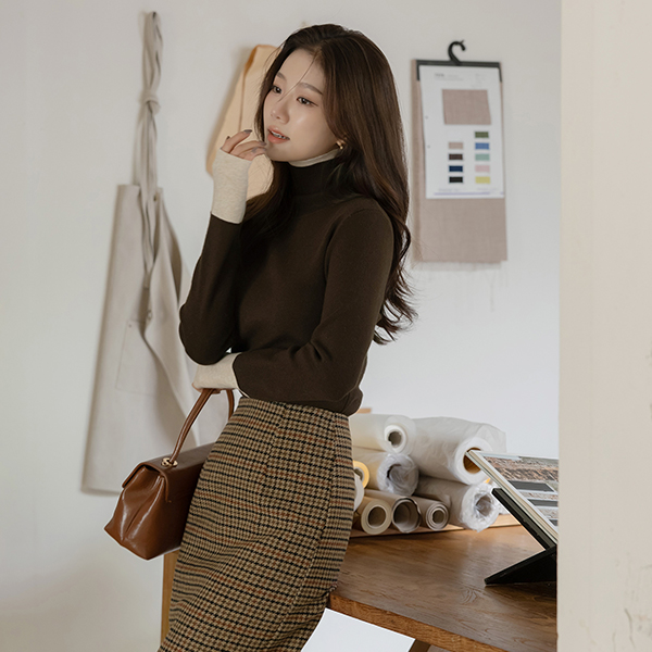 제토 Color Combination Line Soft Turtleneck Knit