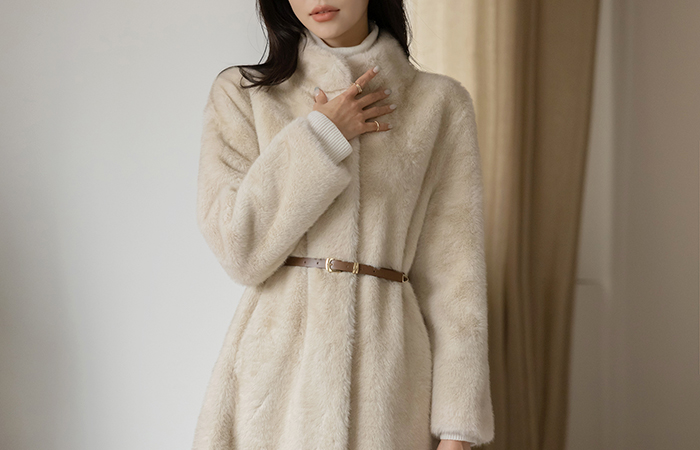 High qulity Holic Eco Fur Belt Long Coat