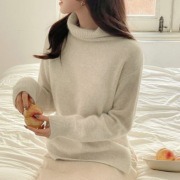 Angora&Wool Cozy Turtleneck Knit