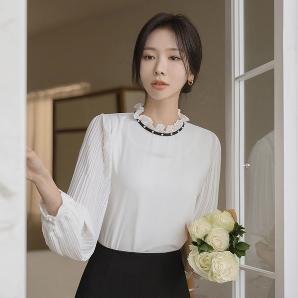 Sleeves Wrinkles Pearl Frill Neck Blouse