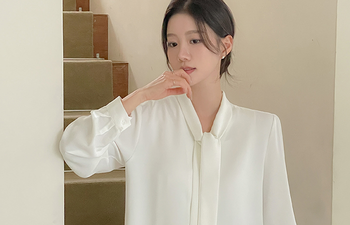 바넬 Unbalance Tie Blouse