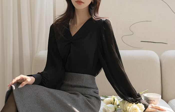 주니 V-neck Shirring Wrinkles Sleeves Blouse