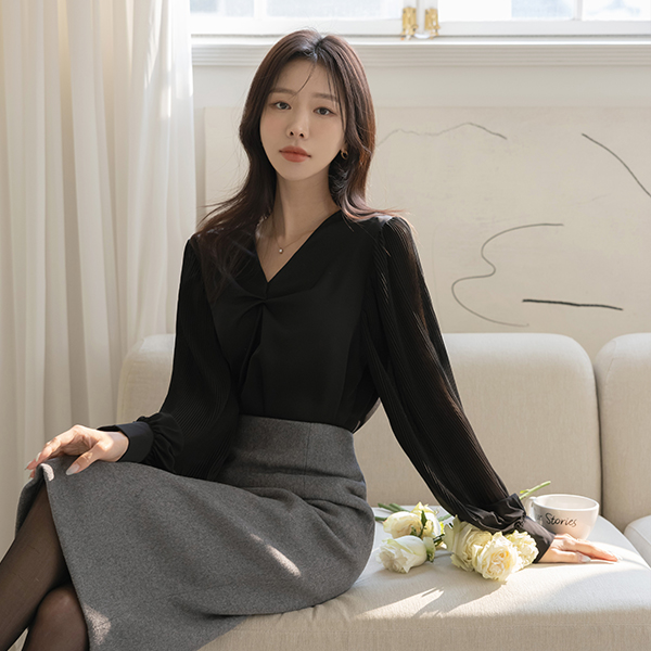 주니 V-neck Shirring Wrinkles Sleeves Blouse