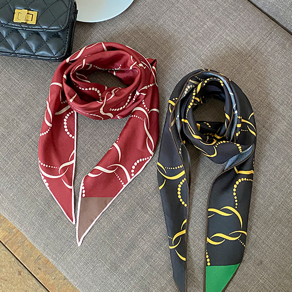 unique Color Combination Diamond-Shaped Silk Scarf