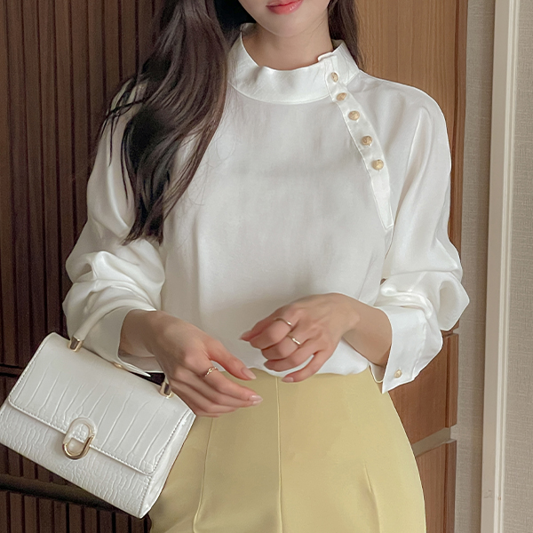 반목넥 Diagonal Button Blouse