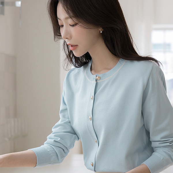 Color Combination Raund neck Gold Button Cardigan