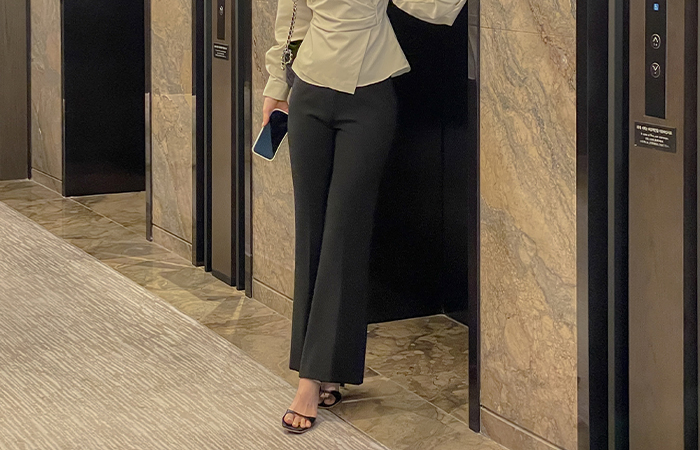 Flared Pocket Mochi Boot-Cut Slacks