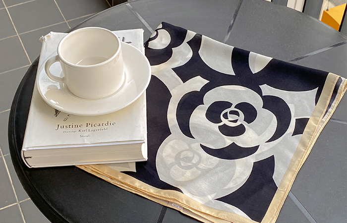 Modern Color Combination Flower Patterns Silk Scarf
