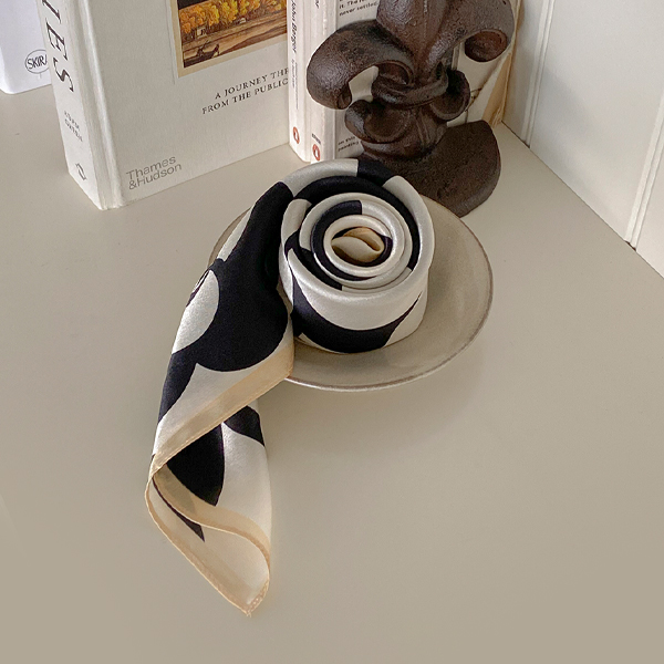 Modern Color Combination Flower Patterns Silk Scarf