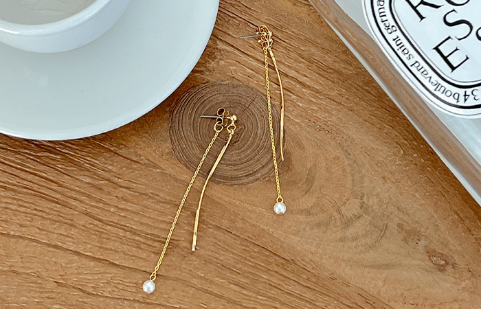 Gold layered Drop Pearl Earring