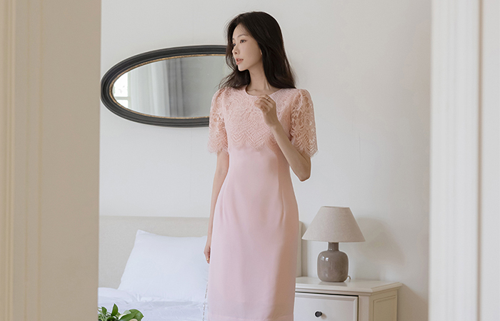Feminine Lace Cape Slim Dress