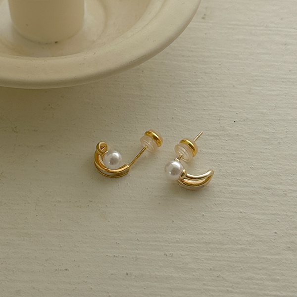 twist Mini Pearl Earring