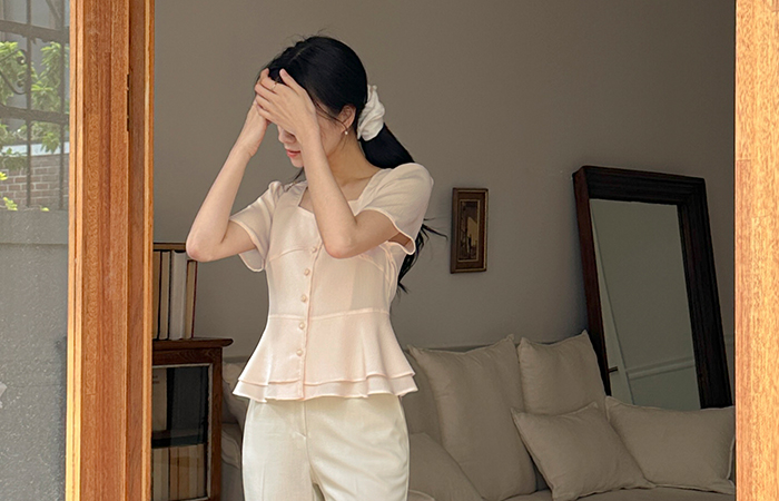 Pure 오각넥 Double Color Combination Peplum Blouse(+Belt)