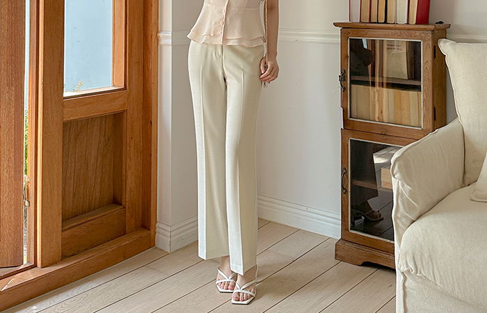 Soft Linen Boot-Cut Span Slacks