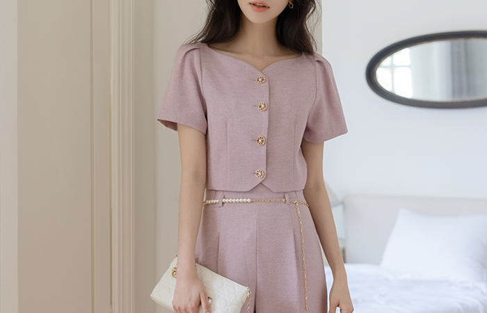 Elegance Heart Neck Crop Tweed Set-up Jacket