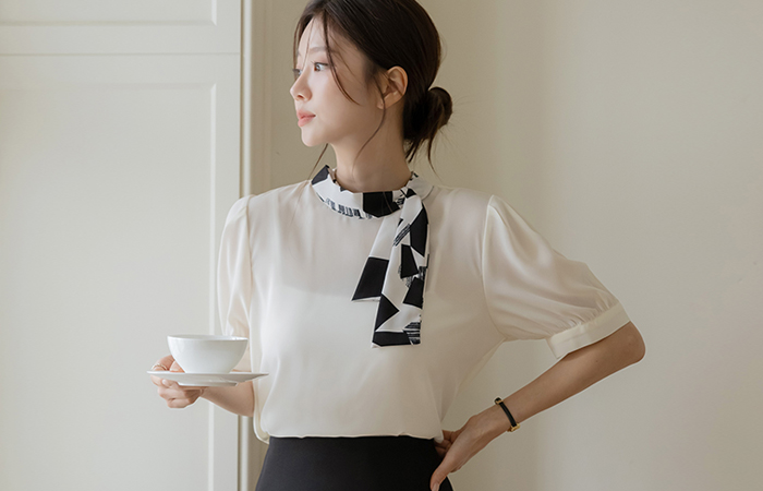 C&C Tie Scarf Short-sleeve Blouse