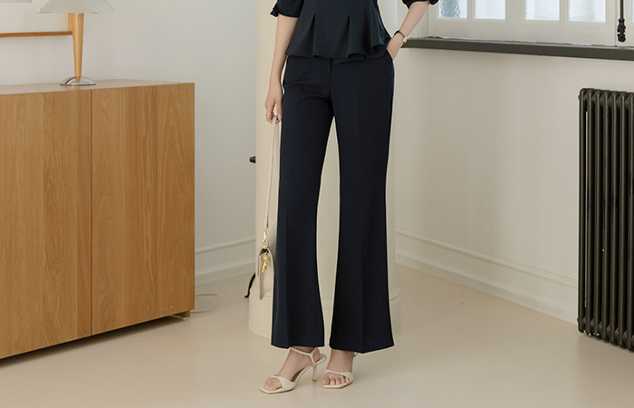커브 light Boot-Cut Slacks