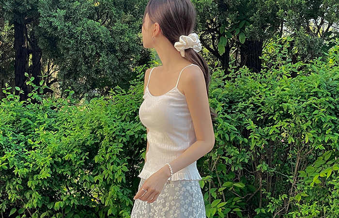 Frill Punching Lace-Neck Strap Tank-Top