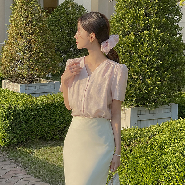 Rachel VNeck Puff Blouse