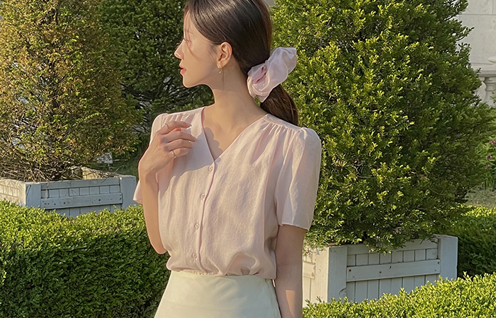 Rachel VNeck Puff Blouse