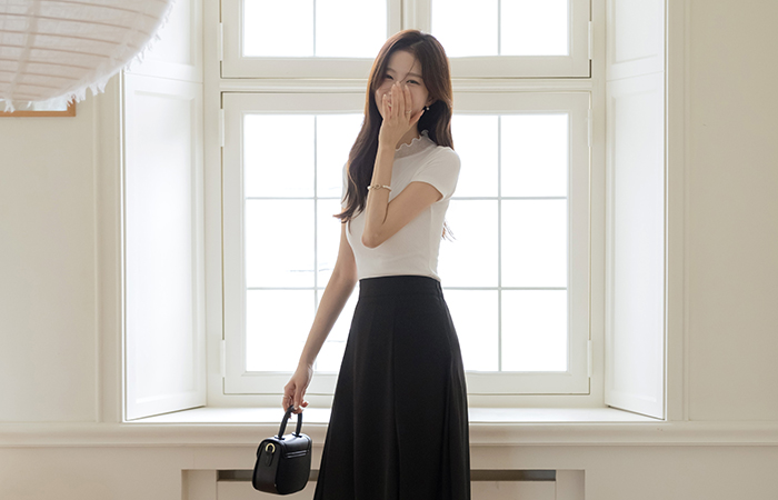 ODE Span Lace-Neck T-shirt