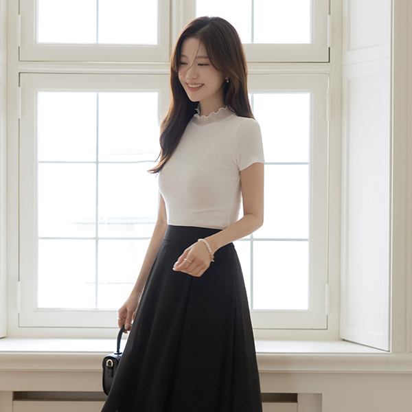 ODE Span Lace-Neck T-shirt