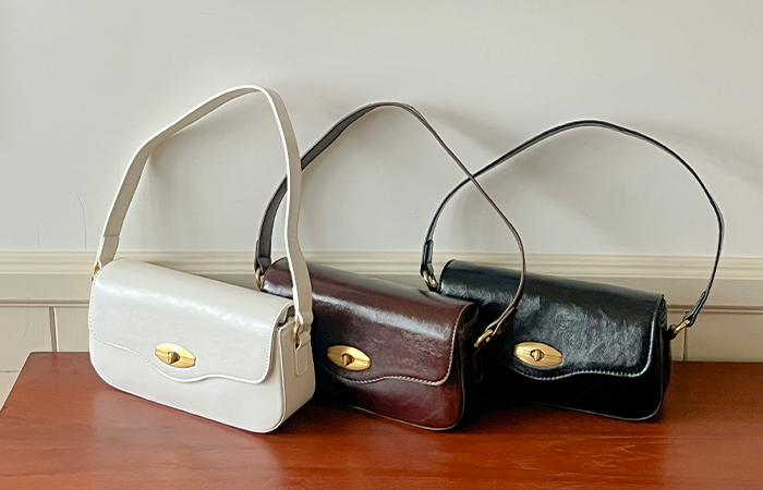 London Gold Buckle Shoulder Bag