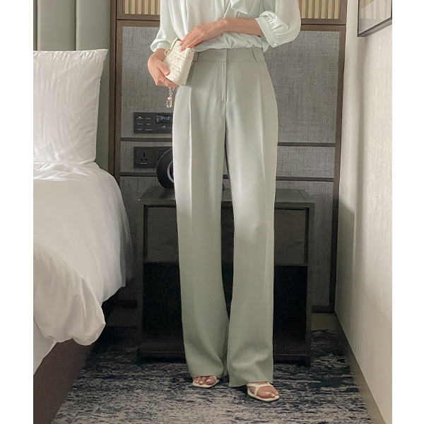 Soft Pintuck Wide Slacks
