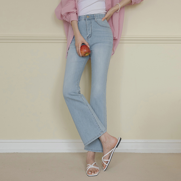 Air Cool Soft Mochi Boot-Cut Denim Pants