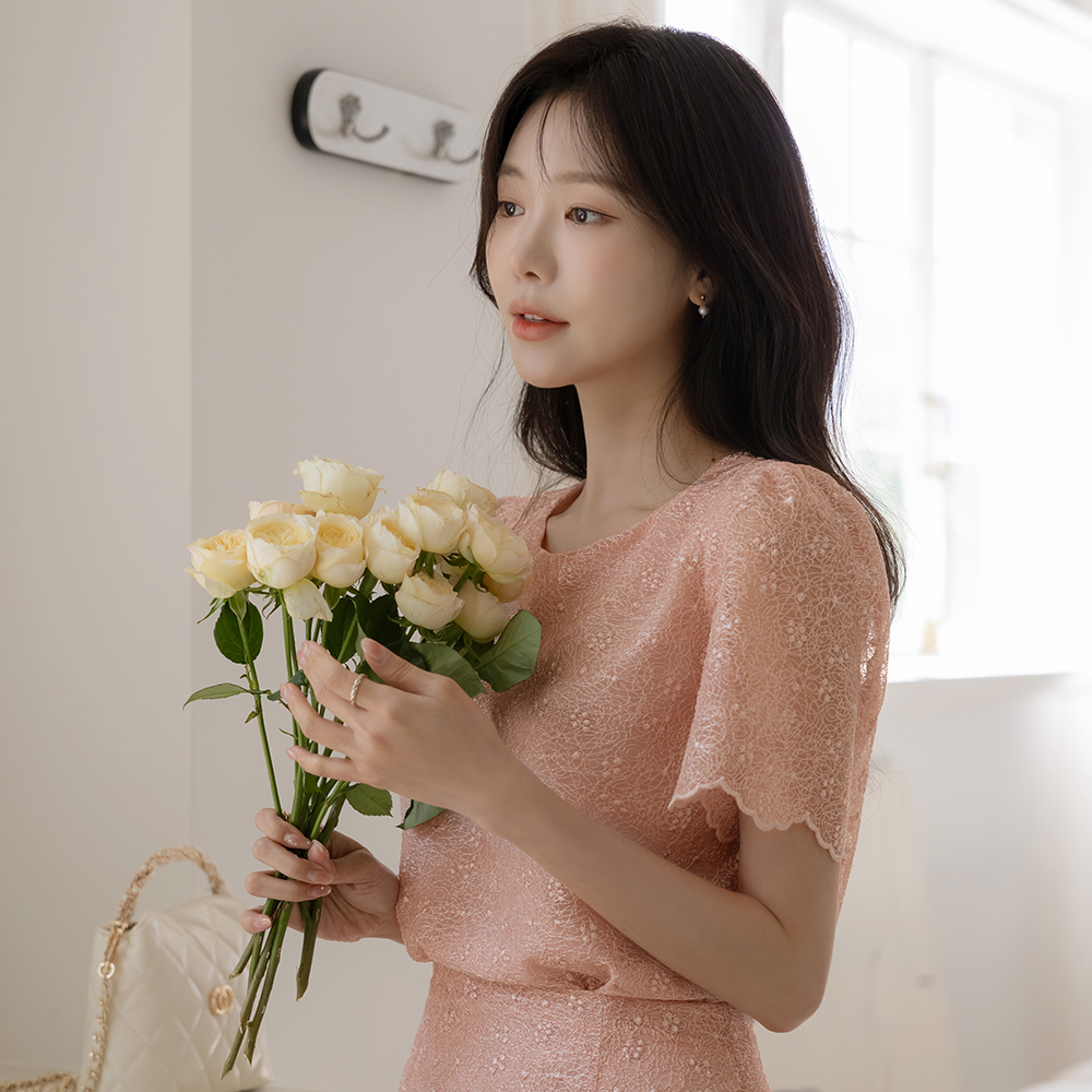 Feminine Lace Wave Set-up Blouse