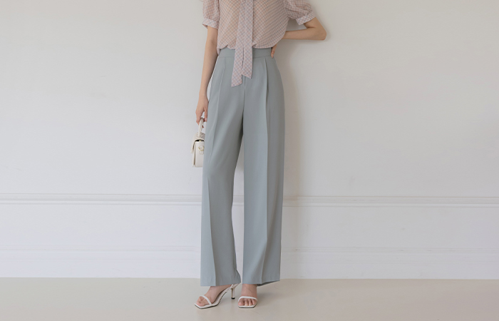 Soft Pintuck wide fit Slacks