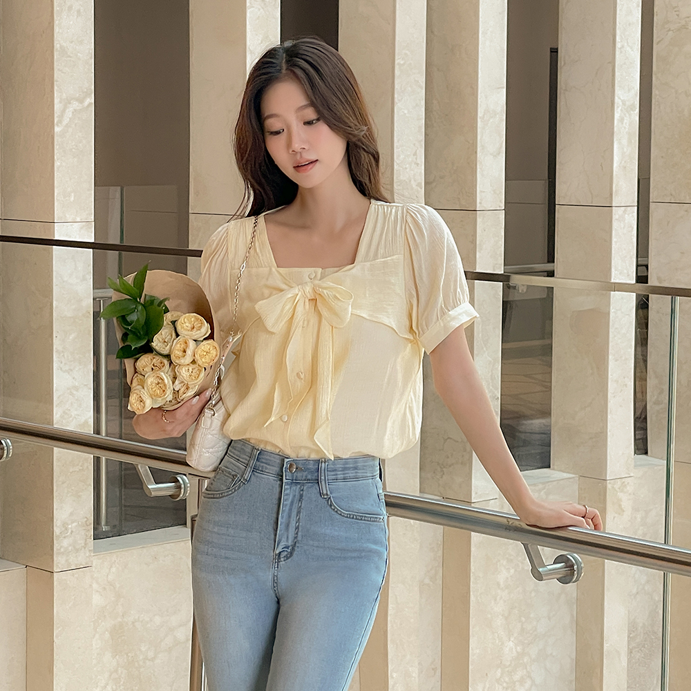 Sunny Ribbon neckline Pleat Puff Blouse