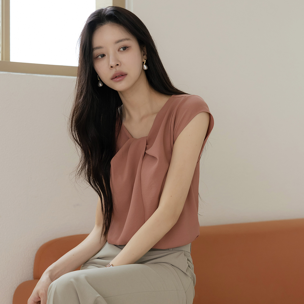듀이 Twist-Neck Cap-Sleeves Blouse