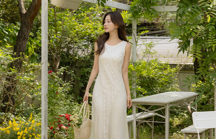 Luna Romantic Lace Sleeveless shirts Long Dress