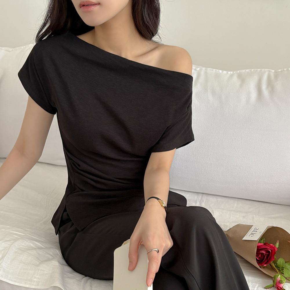 Two-way Shirring Off Shoulder T-shirt