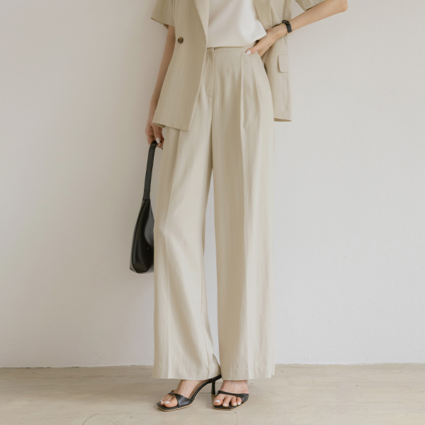 sweet Stripe wide fit Pintuck Set-up Slacks