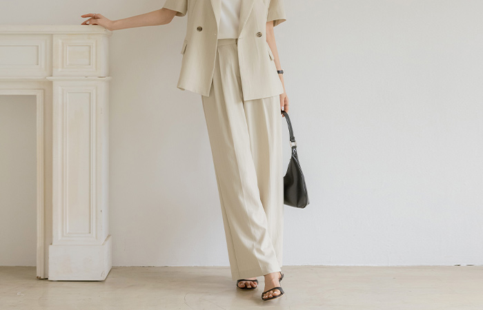sweet Stripe wide fit Pintuck Set-up Slacks