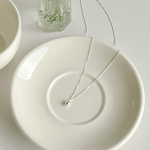 slender Silver-Ball Daily Necklace