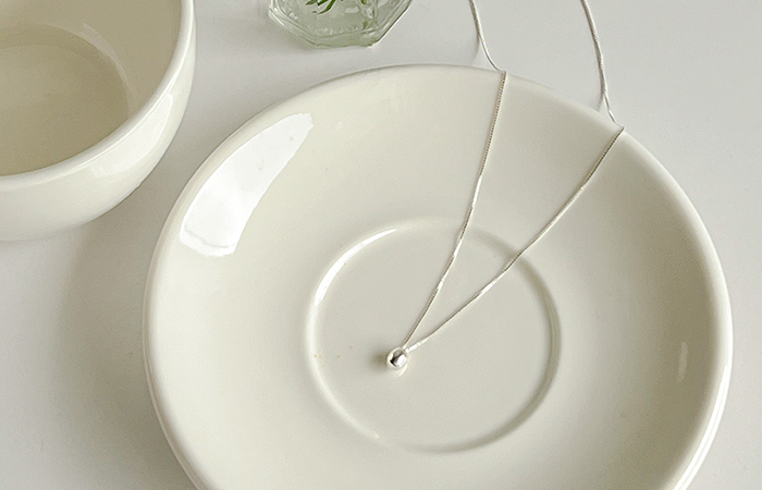 slender Silver-Ball Daily Necklace