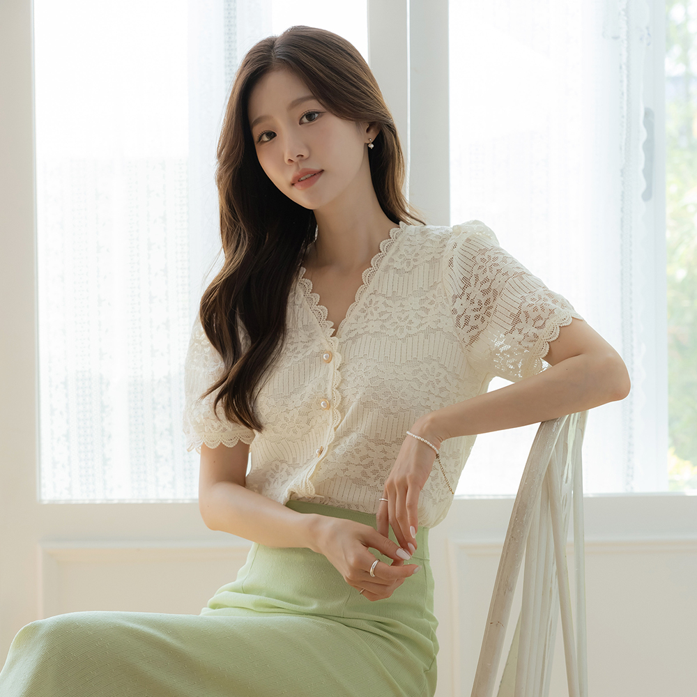 Romantic Lace Puff Blouse