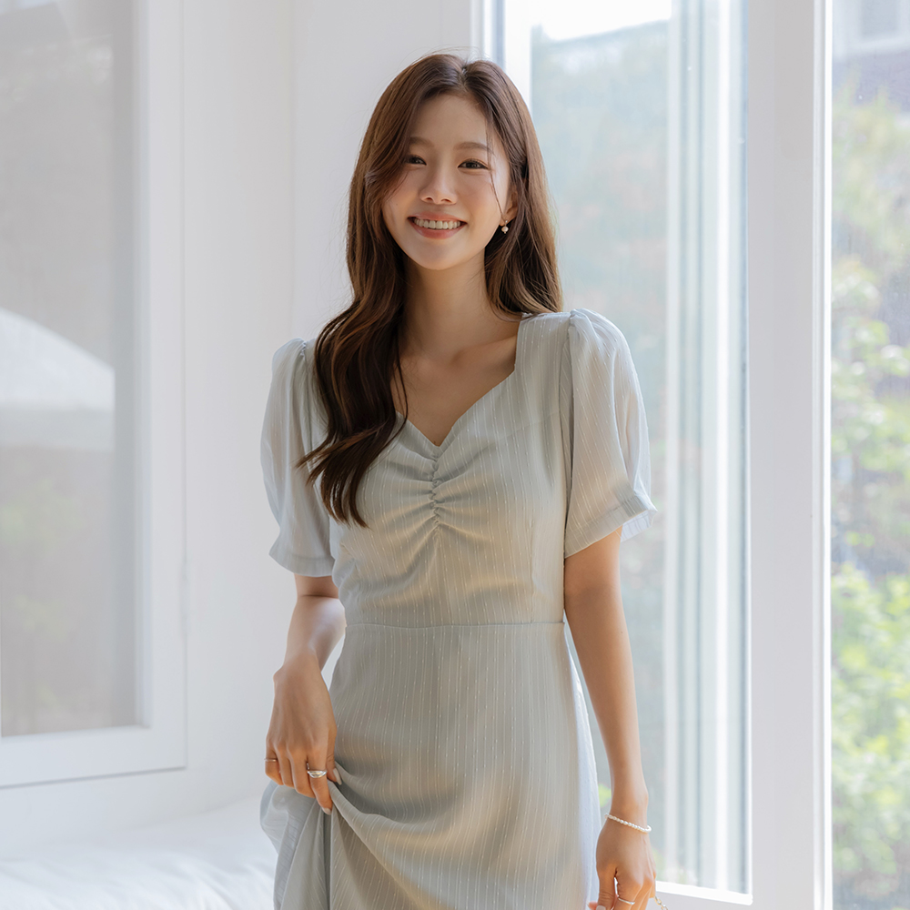 Shirring Heart Neck Chiffon Embroidery Back Ribbon Dress