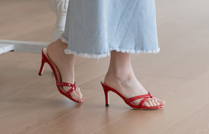 Glossy Strap Sandal Heel