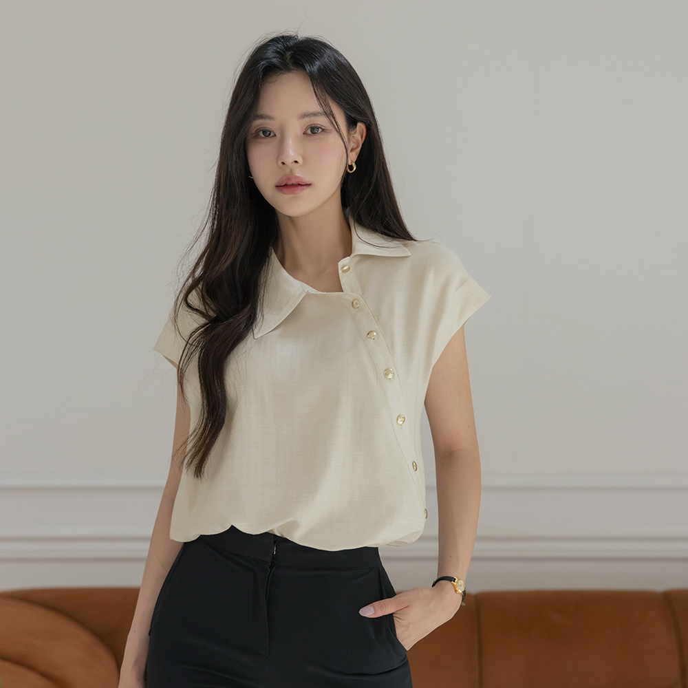 Point Polo Diagonal Button Blouse