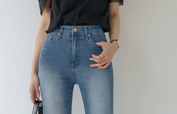 Tight Correction Boot-Cut Denim Pants