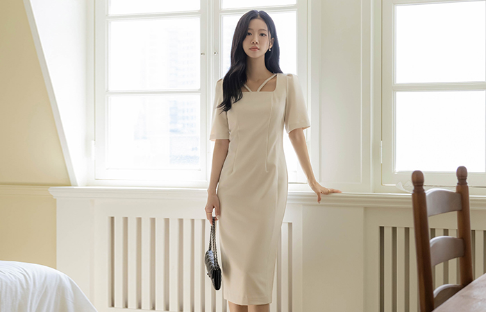 VNeck Center Front Vent Square Neck H-line Dress