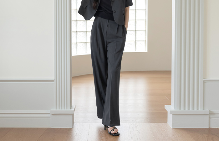 Modern wide fit Back Banding Set-up Slacks