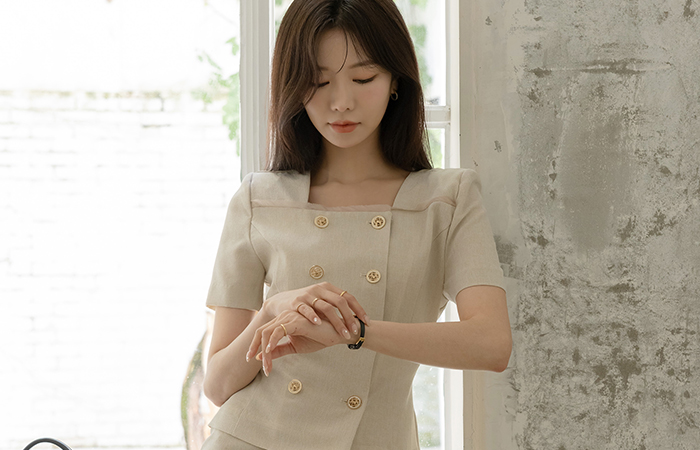 Square Neck Color Combination Point Set-up Jacket
